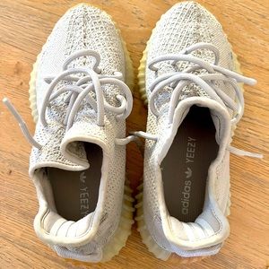 Used Yeezy Sneakers Size 6.5W